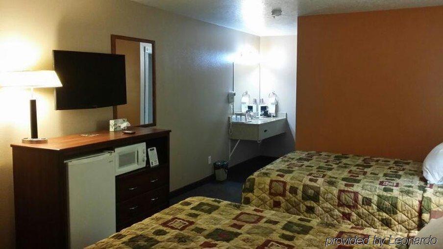 America's & Motel 2*